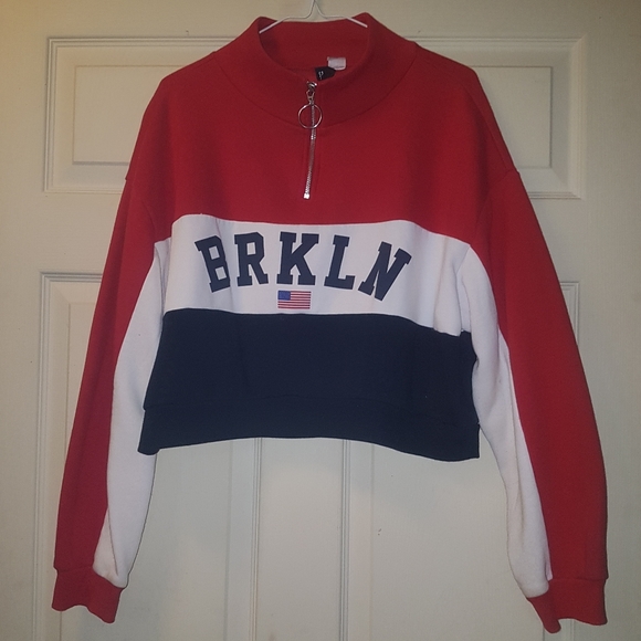 DIVIDED Cropped Sweater - Picture 8 of 15